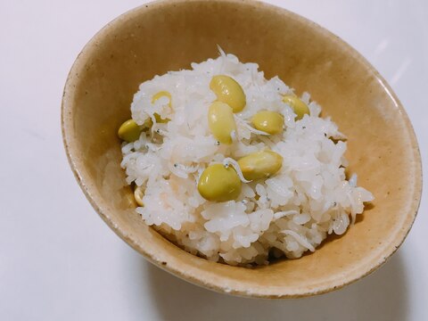 シンプル炊き込みご飯！枝豆としらす♡